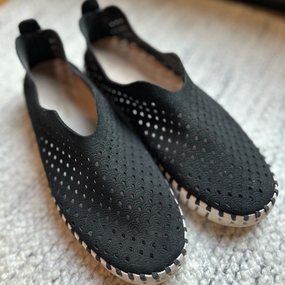 Isle Jacobsen Tulip Black Slip On Women’s Loafer Shoes - Picture 3 of 11